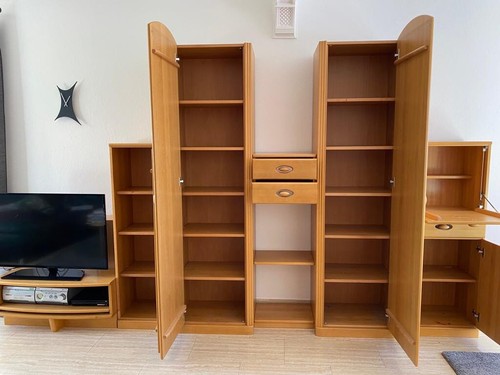 Wohnzimmerschrank