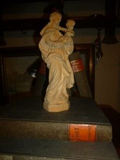 Wunderschöne Madonna mit Kind