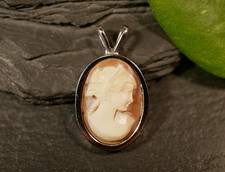 835 Silber Anhänger Gleiter Kamee Gemme Portrait Frau Dame Perlmuttfarben