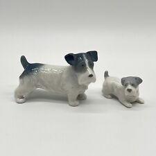 2 kleine Metzler & Ortloff Porzellan Figuren - Hunde Welpe Signiert Thüringen