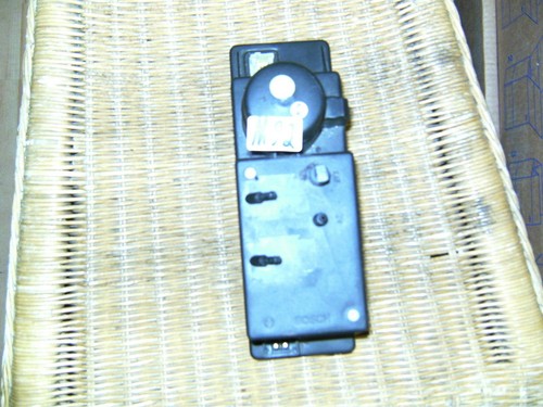 Mercedes pumpe 2108001048 - zv,