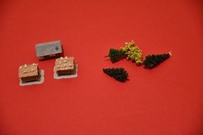 Berghütten und Bäume  aus