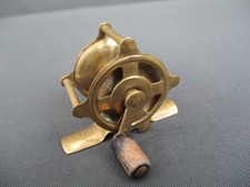 KLEINE  ANGELROLLE  HENDRYX