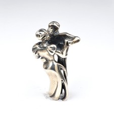 TROLLBEADS  Der erste Tanz-