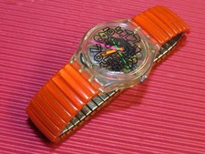 REFURBISHED / neuwertige Swatch  SCRIBBLE mit orangefarbenem Flexarmband