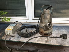Flygt Tauchpumpe 220V C Schlauchanschluß steht schon eine Weile