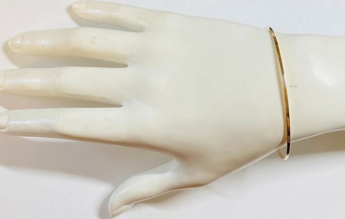 Handgefertigter schlichter
