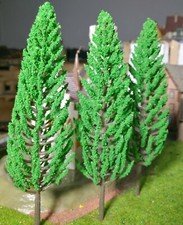 10 mittelgrüne Tannen