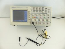 Tektronix TDS 2014 Four Channel digital Storeage Oscilloscpe TDS2MEM + P2220 #R2