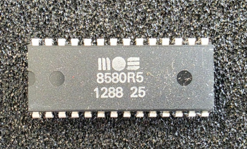 Mos 8580 commodore - r5, (1288)