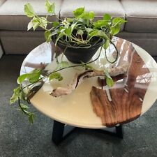 Weiße Epoxid-Tischplatte, runder Beistelltisch Resin River Table, Akazienholz...