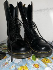 Dr Martens 14 Ösen Boots