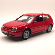 Revell 08943 VW Volkswagen Golf GTI IV / 4 in rot, OVP, 1:18, D056