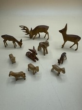 Holzkunst - geschnitzte Rehe -