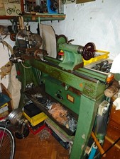 Alte Metall-Drehmaschine /