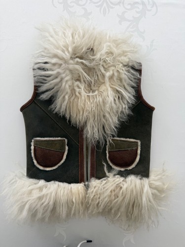 Lammfellweste mit großem
