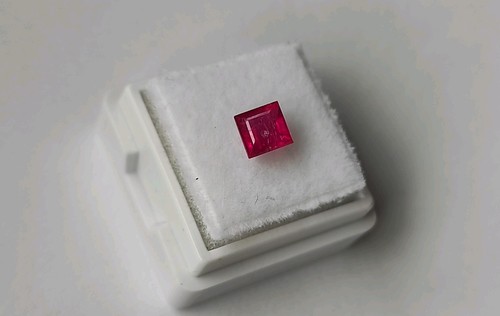 Rubin 5ct madagaskar - rubin, schöne