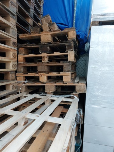 Kaminholz sackware auf palette - kaminholz,