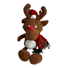 Weihnachtselch mit Mütze und