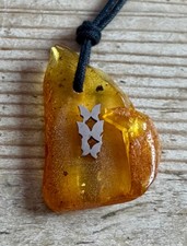 Bernstein Anhänger Mond