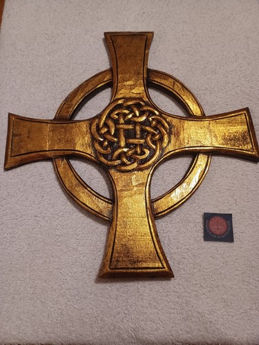 Keltisches kreuz geschnitzt - kreuz,