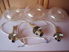 Drei Glas Lampenschirme für Decken-Hängeleuchten mit Aufhängungen 70er Jahre