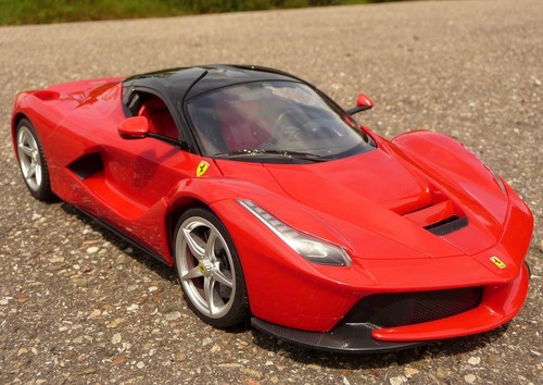 Auto ferrari mit licht - auto,