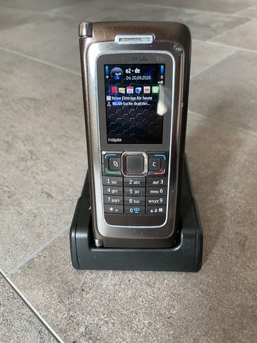 Nokia e90 communicator - ,