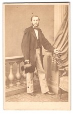 Fotografie junger Mann im