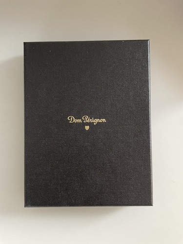 Dom perignon pass - dom, holder