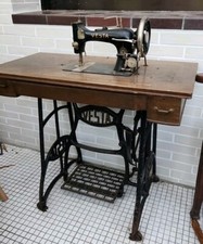 Nähmaschine VESTA mit