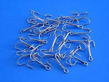 25 Stück Drilling Drillinge rot silberfarben Zander Angeln Angelhaken Raubfisch