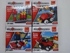 8 x Rettungsfahrzeuge