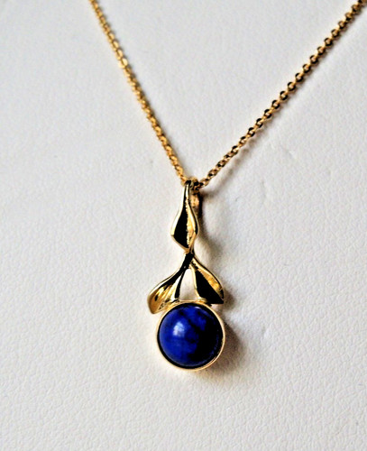 Kettenanhänger mit blauem