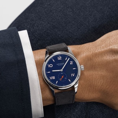 Nomos glashütte club - nomos, campus