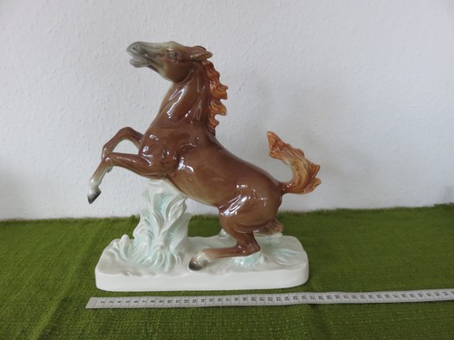 Porzellanfigur springendes - porzellanfigur,