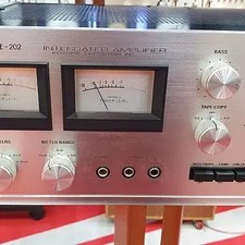 Accuphase E-202 Integrated