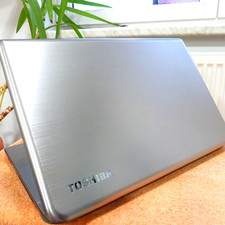 Toshiba P70 17 Zoll DTS HARMAN
