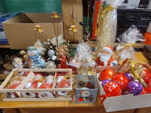 Christbaumkugeln - ;,