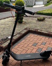 Segway-Ninebot E2 Plus Elektroroller Für Erw. Max. 25 Km/h Max.Reichweite 25 Km