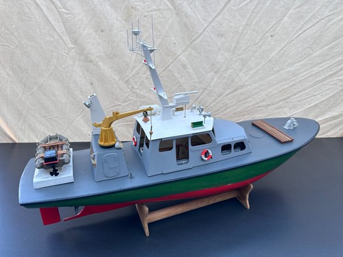 Hafendienstboot auf - +,