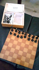 klappbares Schachbrett aus Holz mit Figuren  aus Messing massiv in Holzkasten