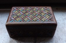 Bemalte Holzschatulle mit