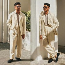 Locker Sitzend Herren