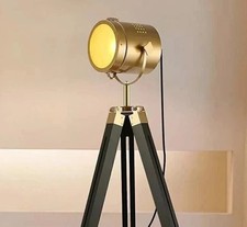 Tripod Stehlampe