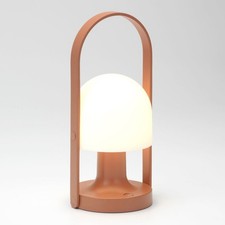 Outdoor Außen Akku Tischleuchte „FollowMe“ – Marset (terracotta)