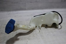 Wischwasserbehälter mit Pumpe