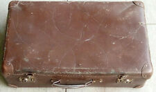 Alter Reisekoffer, antiker Koffer, rostbraune Pappe, Holzrahmen, über 100 Jahre