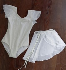 toller Turn Anzug Gr. 134 auch für Aufführung 