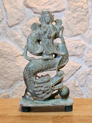 Guan shi yin aus - yin, jade